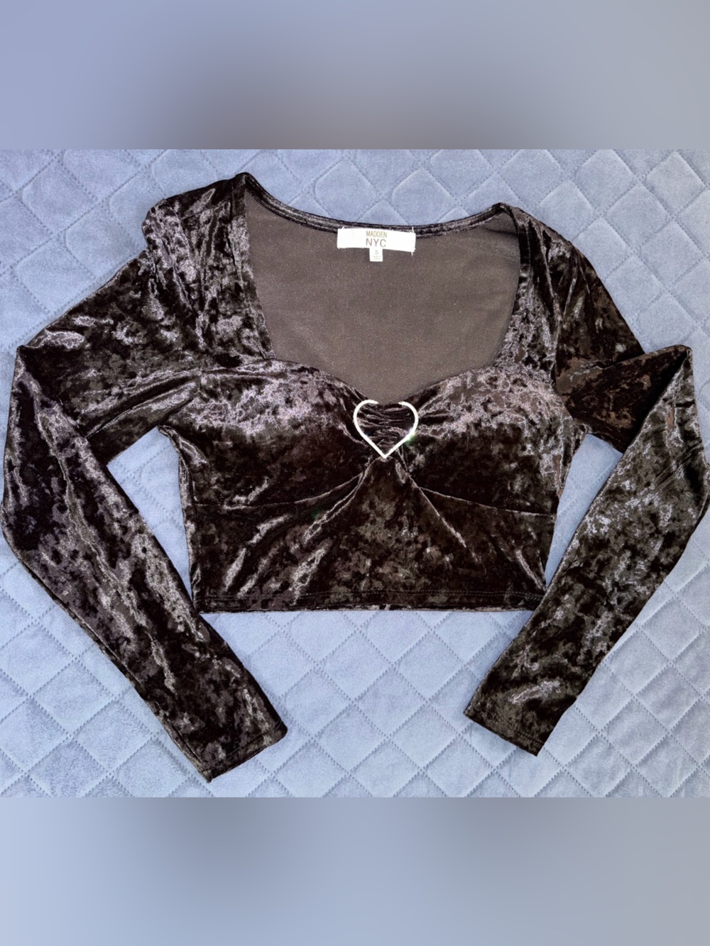 Velvet Heart-Accent Long Sleeve Crop Top - Black